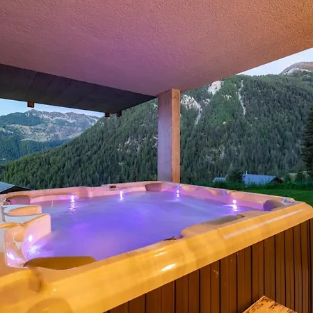 Fabulous Luxury Chalet W. Jacuzzi Sauna Chalet