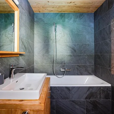 Fabulous Luxury Chalet W. Jacuzzi Sauna *
